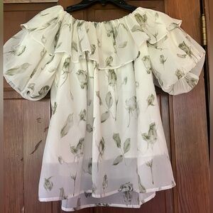 Floral Green and Cream Off-Shoulder Women Top Size Small Brand New. So cute!